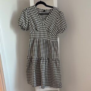 Chic Checkered Midi Dress